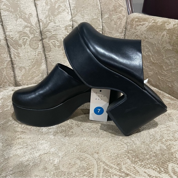 a new day Shoes - A New Day Womens Cheyenne Platform Clog Heels Black Size 7 NWT